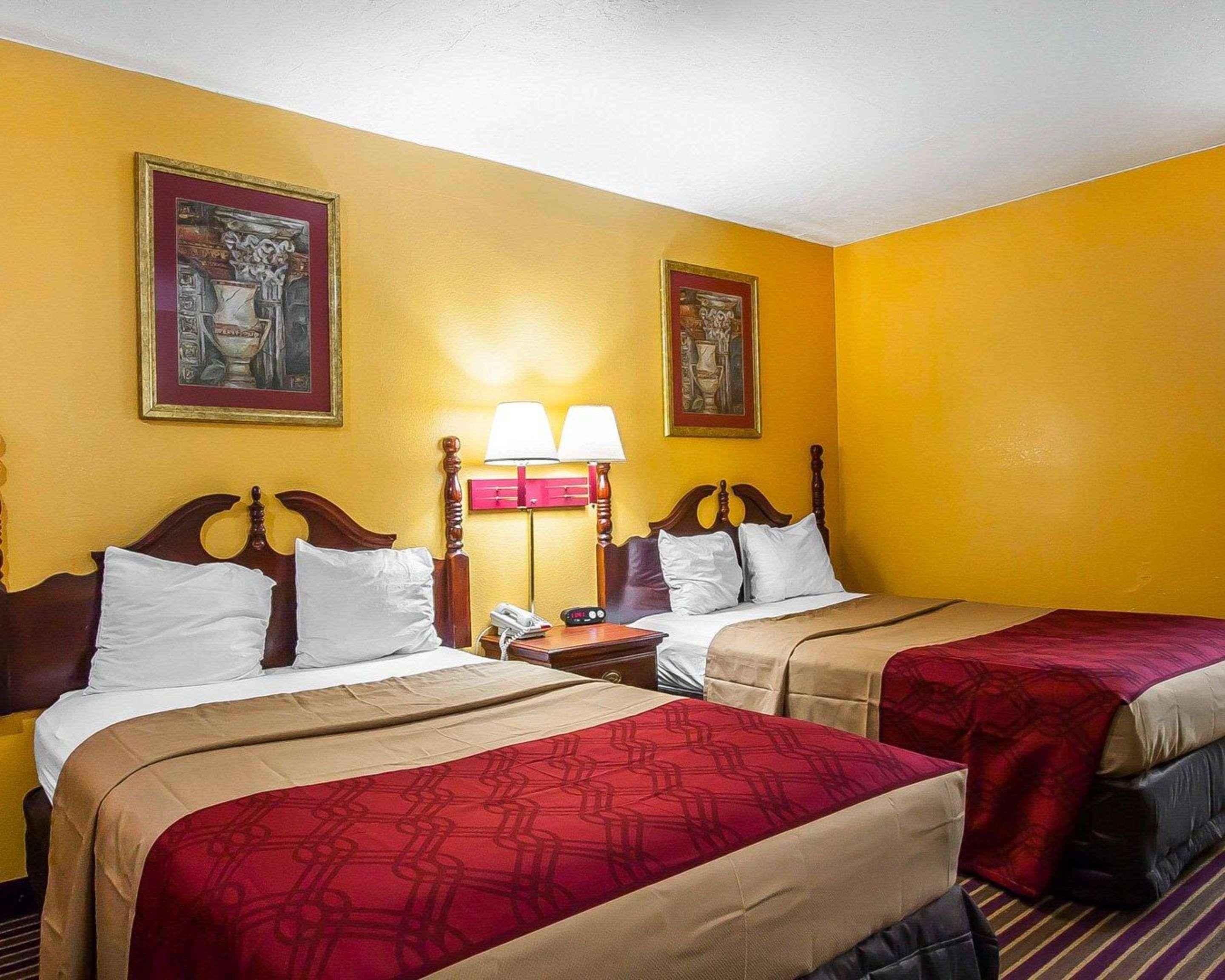 Lodge Econo Dyersburg